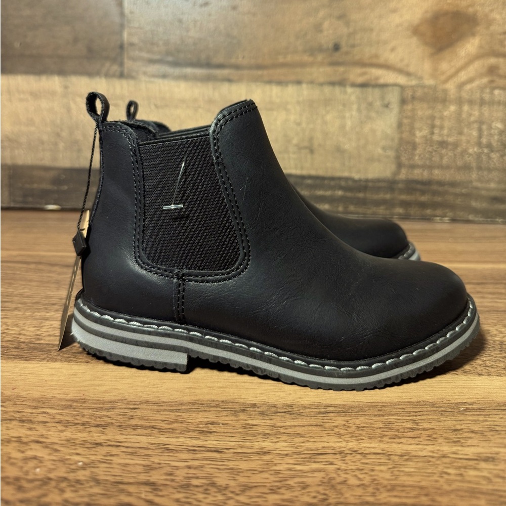 Crevo Infant sz 11 Black new with box
